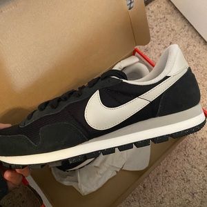 Nike Woman Air Pegasus ‘83